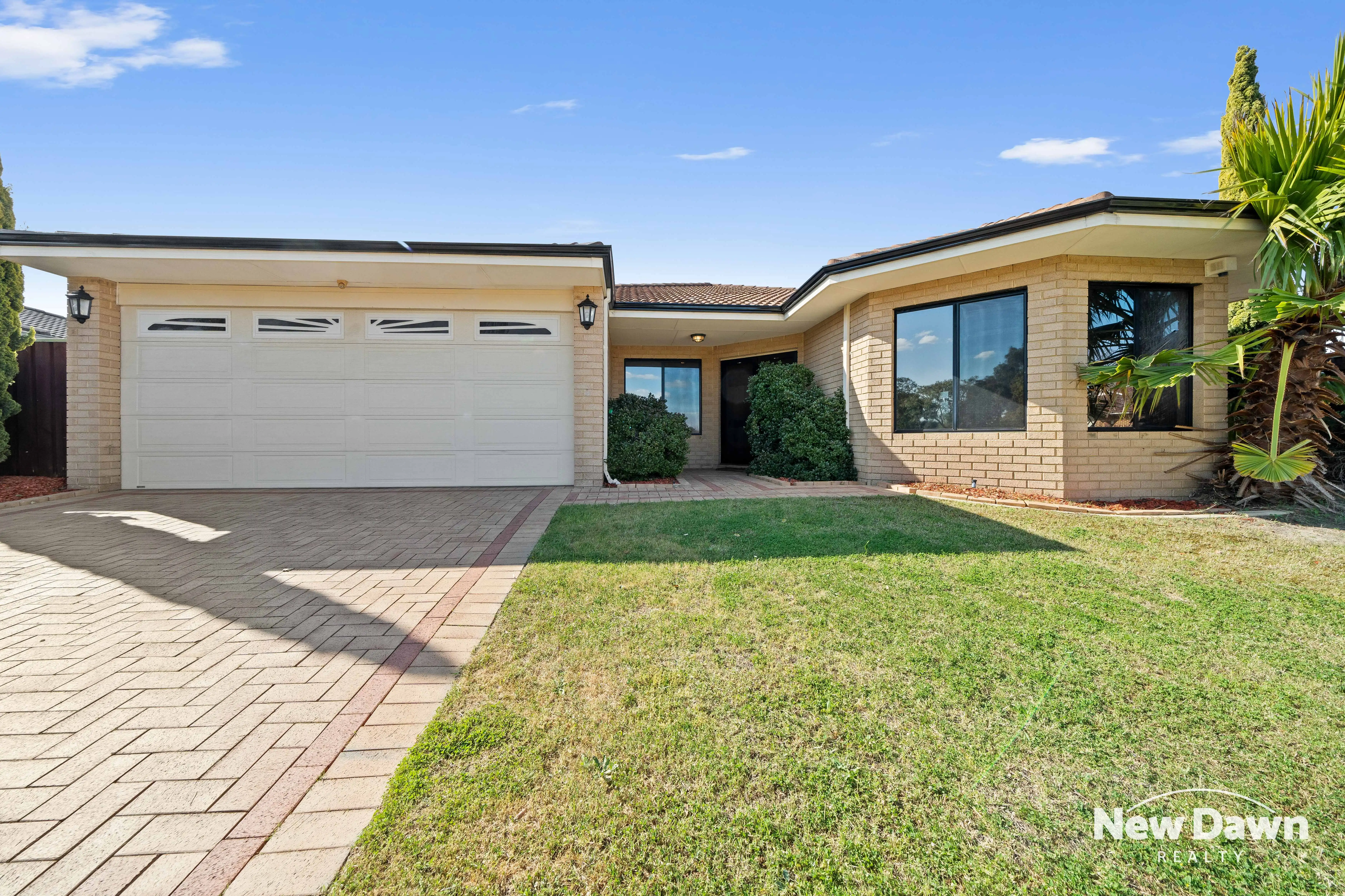 2 Sandown Circle